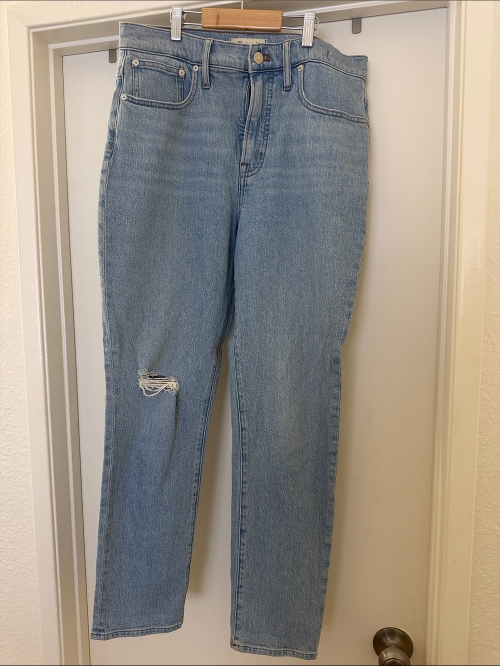 Madewell Light Blue High-Rise Straight Jeans with Knee Rip